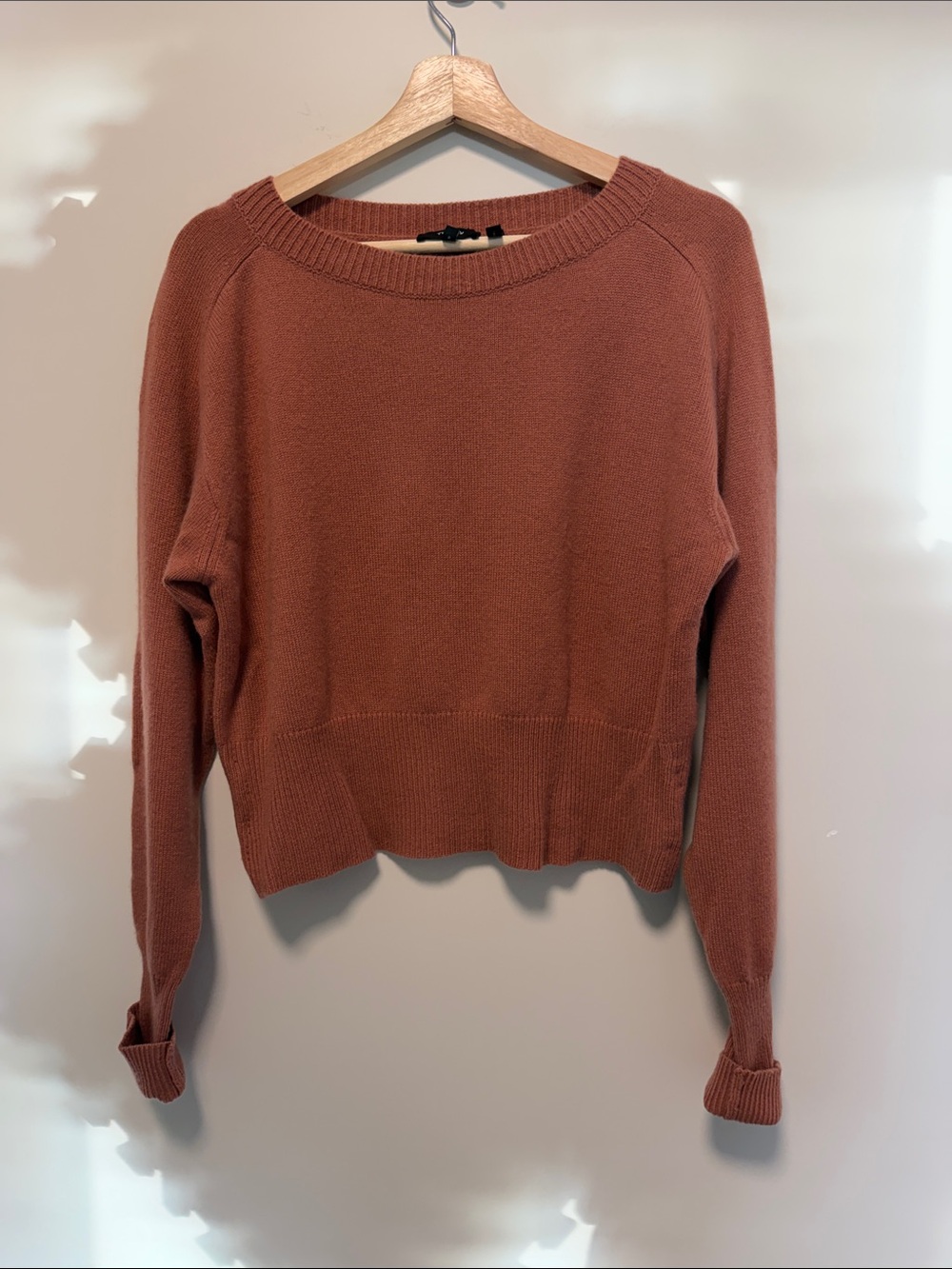 Theory Cropped Crewneck Sweater in Dusty Rose size S